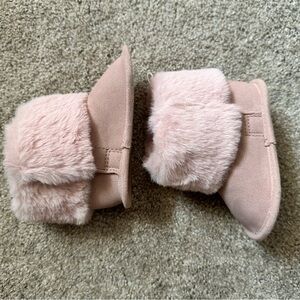 Baby girl infant fur boots snow winter fall outlining pink carters 3-6 month